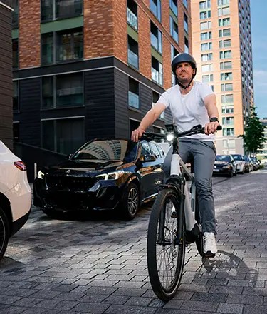 Fahren Sie auch tagsüber mit Licht